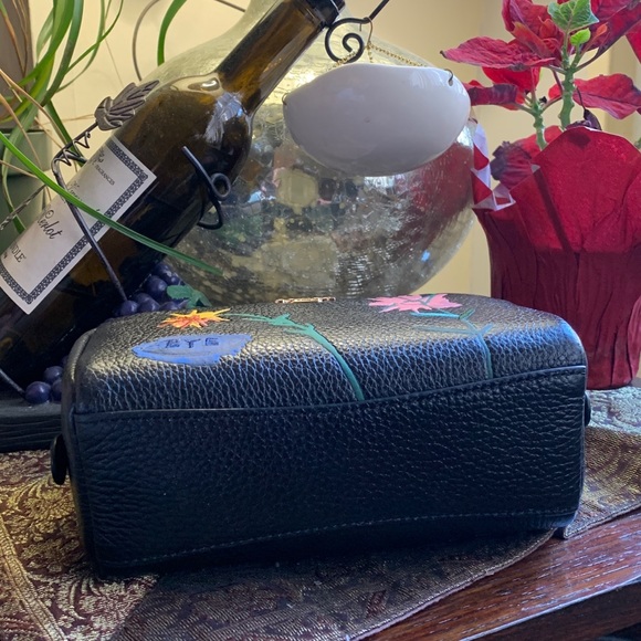 Authentic COACH Pebbled leather Floral appliqués L.Edition zip Cosmetic /wallet - Picture 11 of 15